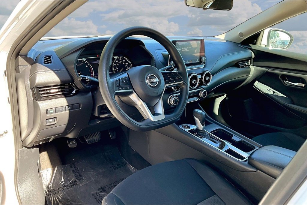 Used 2025 Nissan Sentra SV FWD image 19