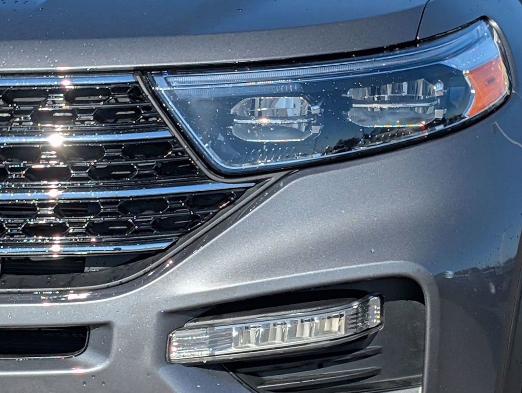 Certified 2021 Ford Explorer XLT w/ Equipment Group 202A image 12