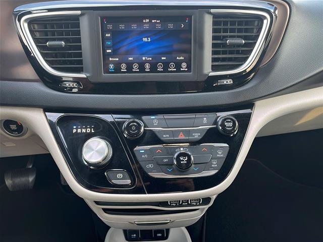 Used 2021 Chrysler Voyager Lxi FWD image 26