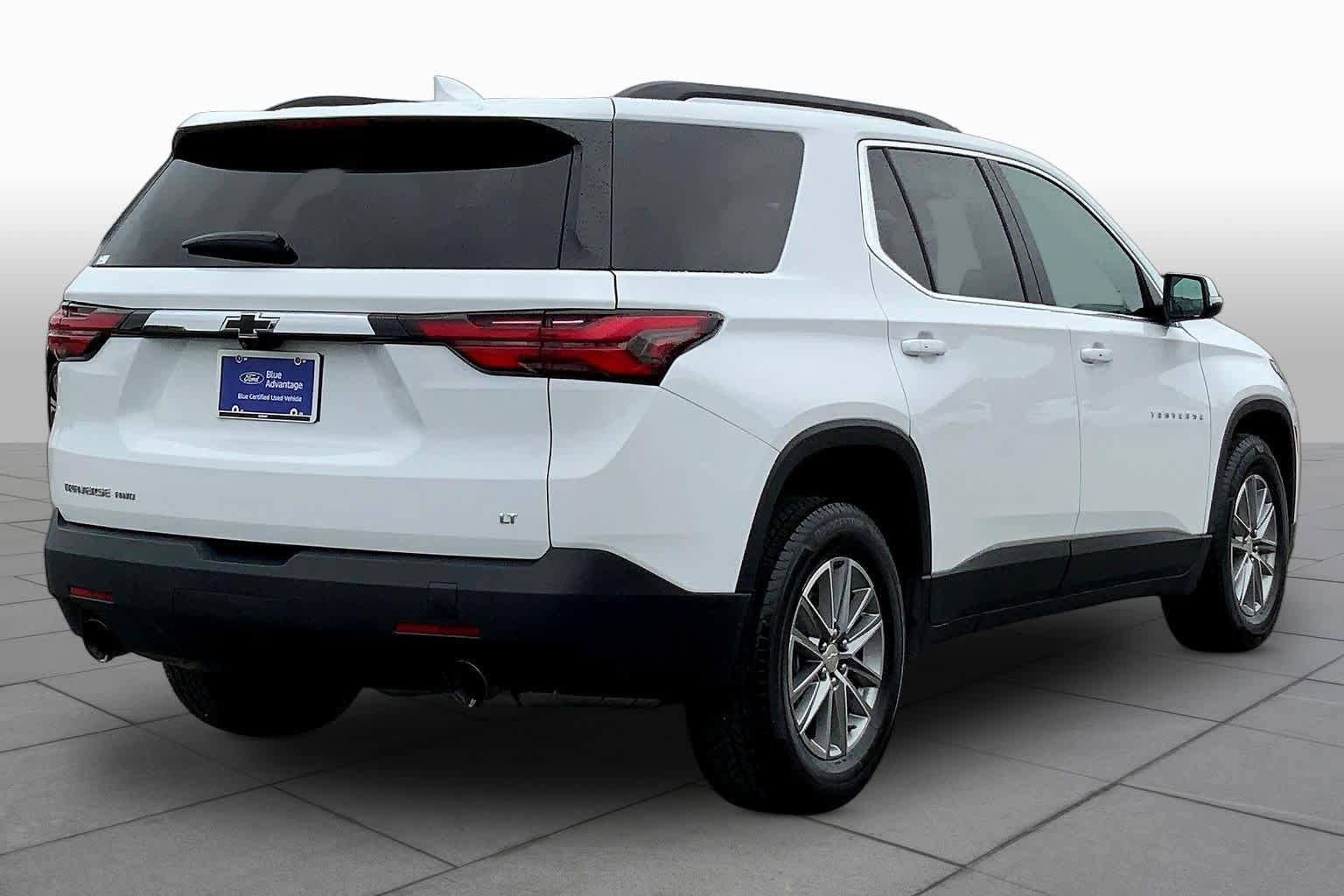 Used 2023 Chevrolet Traverse LT w/ Rear Camera Mirror Package AWD/4WD image 13