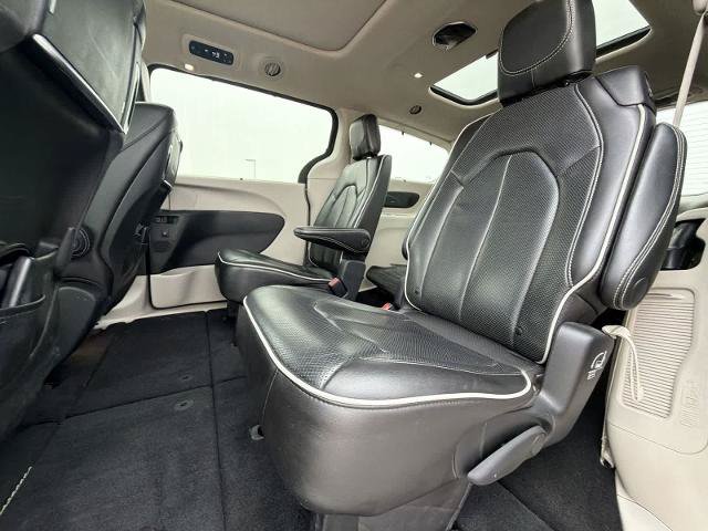 Used 2021 Chrysler Pacifica Limited w/ Uconnect Theater Family Group AWD/4WD image 19
