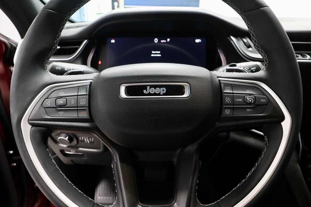 Used 2023 Jeep Grand Cherokee Altitude AWD/4WD image 31