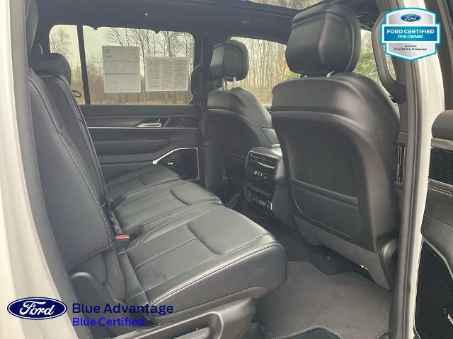 Used 2023 Jeep Wagoneer Series III w/ Premium Group I AWD/4WD image 20