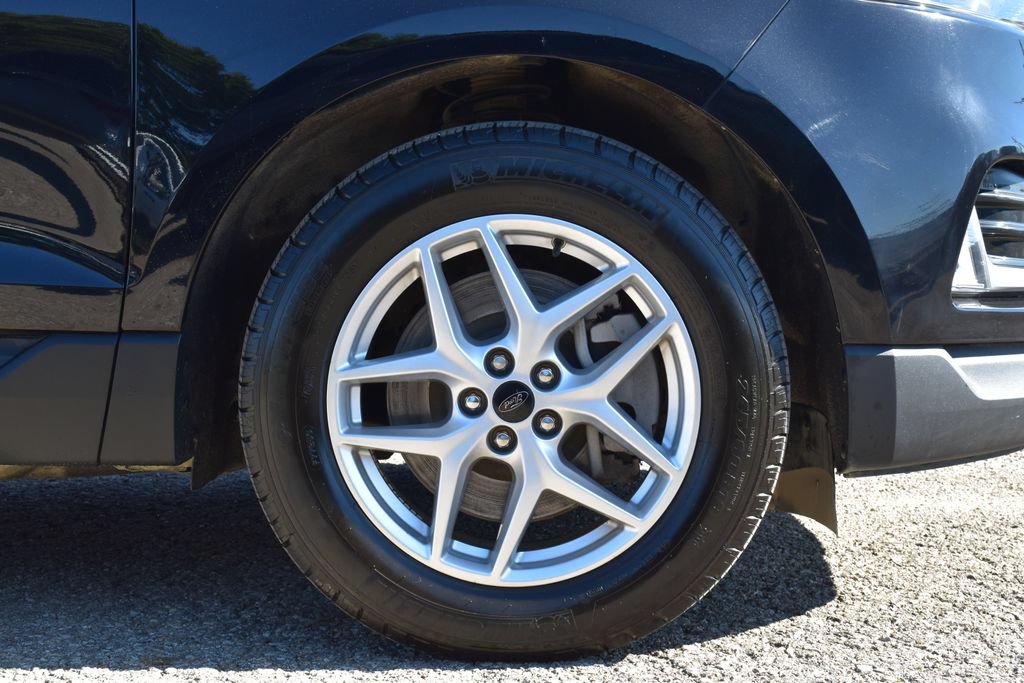 Certified 2024 Ford Edge SEL w/ Convenience Package AWD/4WD image 4