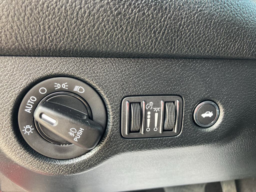 Used 2018 Dodge Challenger SXT Plus RWD image 14