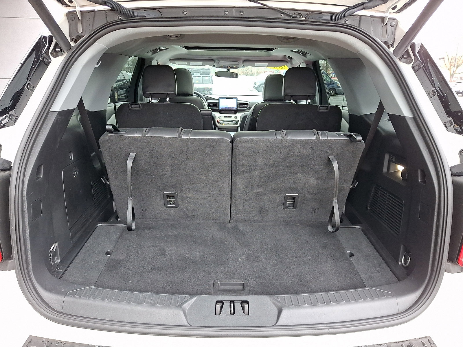 Certified 2023 Ford Explorer XLT w/ Equipment Group 202A image 29