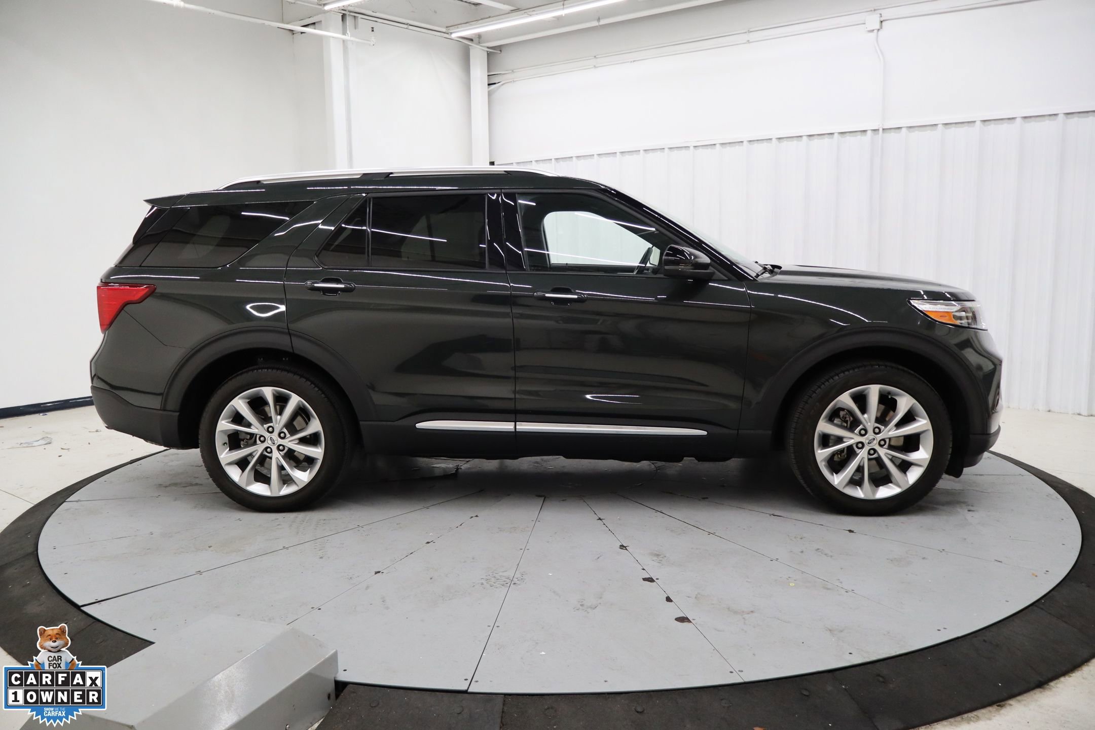 Certified 2023 Ford Explorer Platinum w/ Technology Package RWD image 2