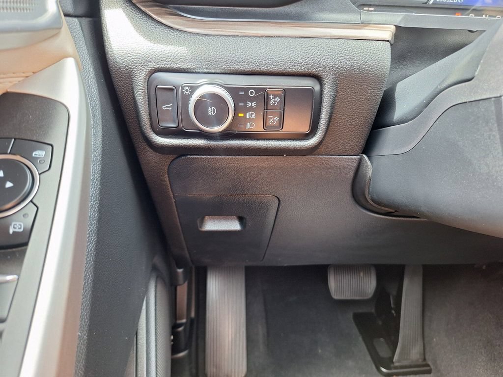 Certified 2023 Ford Explorer Limited w/ Limited Technology Package RWD image 21
