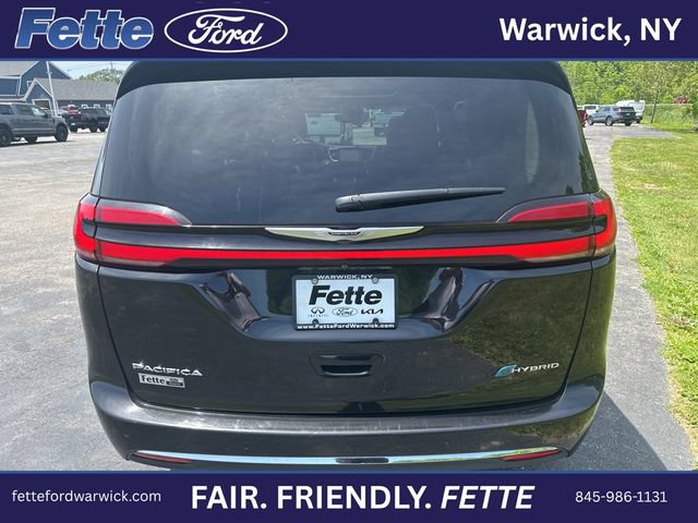 Used 2023 Chrysler Pacifica Limited FWD image 9