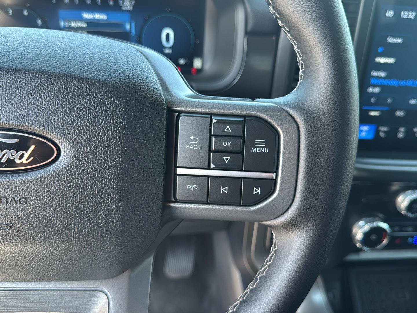 Certified 2025 Ford F150 Lariat w/ Equipment Group 501A Mid image 19