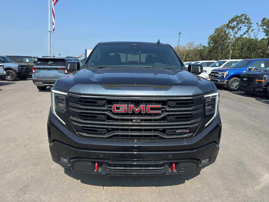 Used 2024 GMC Sierra 1500 AT4 w/ Technology Package AWD/4WD image 2