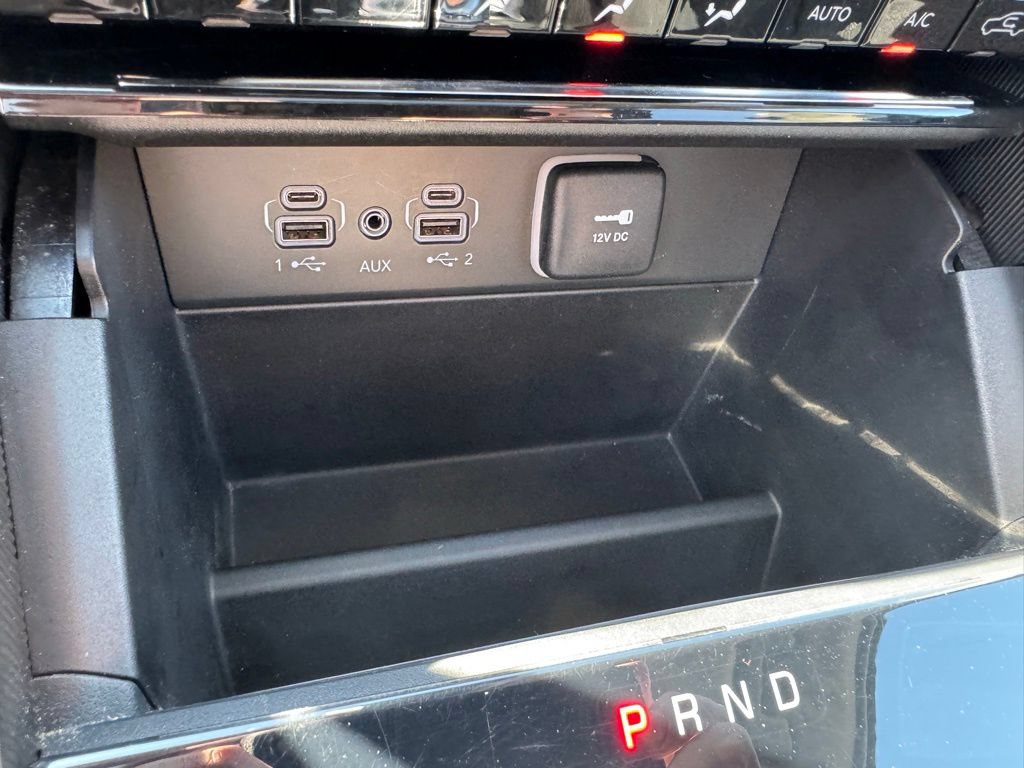 Used 2023 Jeep Grand Cherokee Laredo AWD/4WD image 21