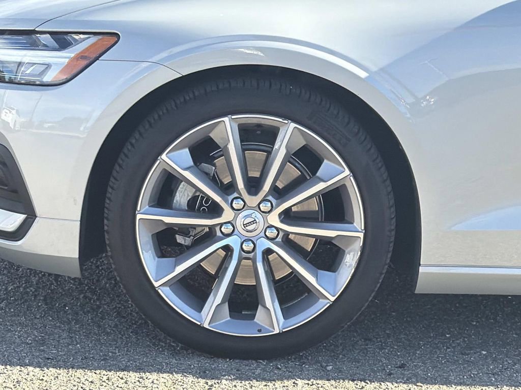 Used 2019 Volvo S60 T5 Momentum w/ Premium Package image 25