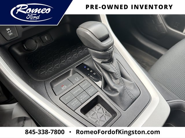 Used 2022 Toyota RAV4 LE AWD/4WD image 21