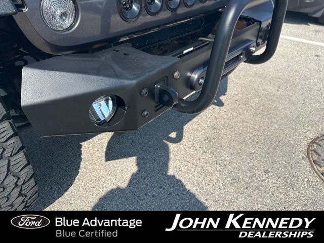 Used 2018 Jeep Wrangler Unlimited Rubicon w/ Connectivity Group AWD/4WD image 10