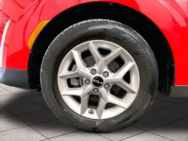 Used 2023 Kia Soul LX w/ LX Technology Package FWD image 8
