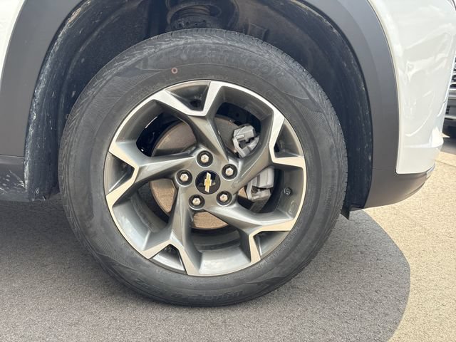Used 2025 Chevrolet Trax LT w/ LT Convenience Package FWD image 13