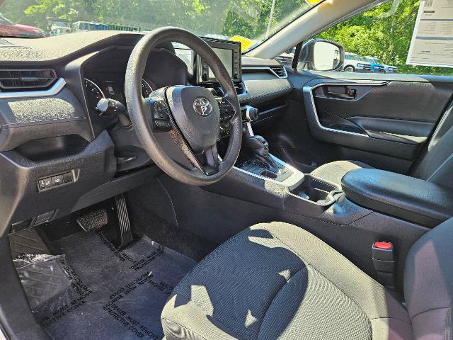 Used 2021 Toyota RAV4 LE w/ Carpet Mat Package (TMS) AWD/4WD image 14