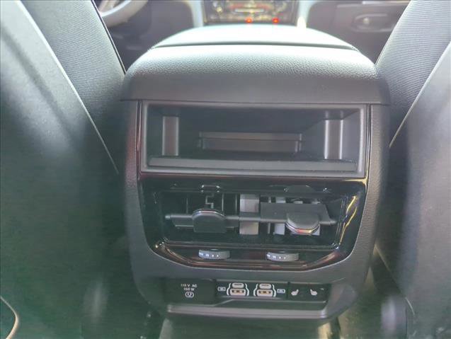 Used 2024 Jeep Grand Cherokee Limited w/ Trailer Tow Package AWD/4WD image 19