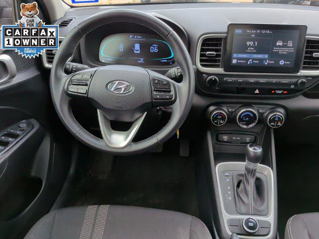 Used 2023 Hyundai Venue SEL FWD image 13