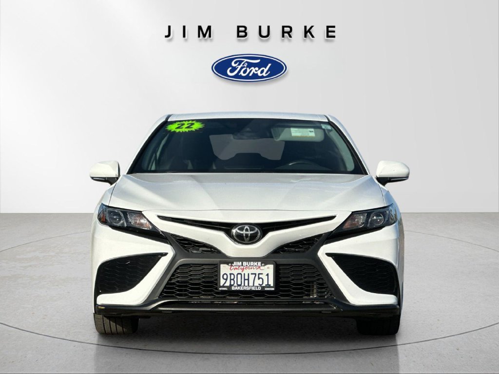 Used 2022 Toyota Camry SE w/ Carpet Mat Package (TMS) FWD image 8