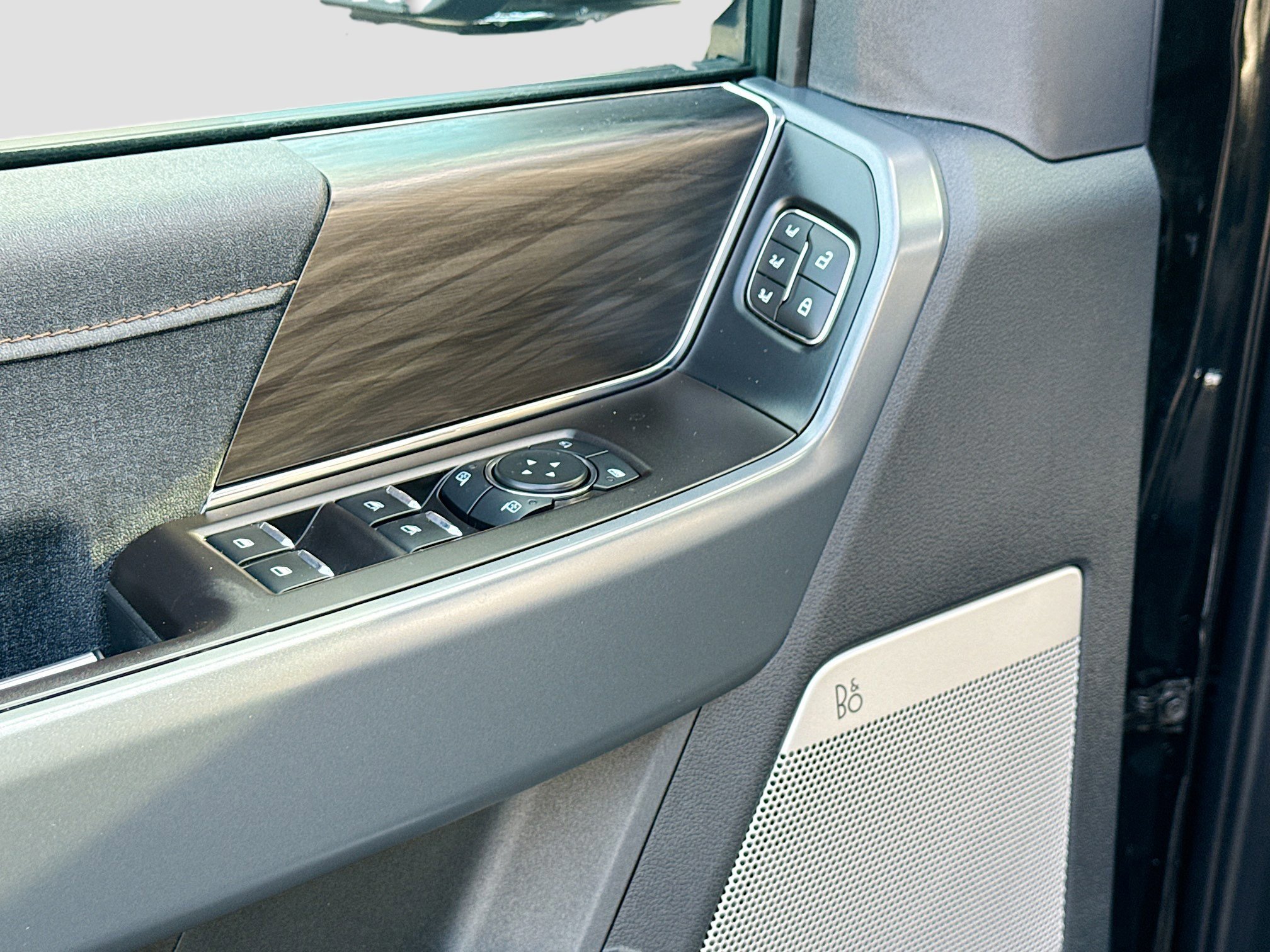 Certified 2024 Ford F150 Lariat w/ FX4 Off-Road Package image 11