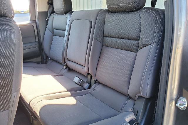 Used 2024 Nissan Frontier SV image 29