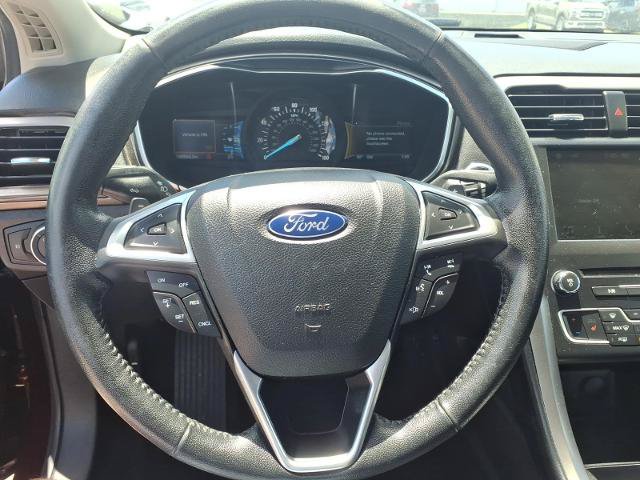 Certified 2017 Ford Fusion SE w/ Fusion SE Technology Package FWD image 7