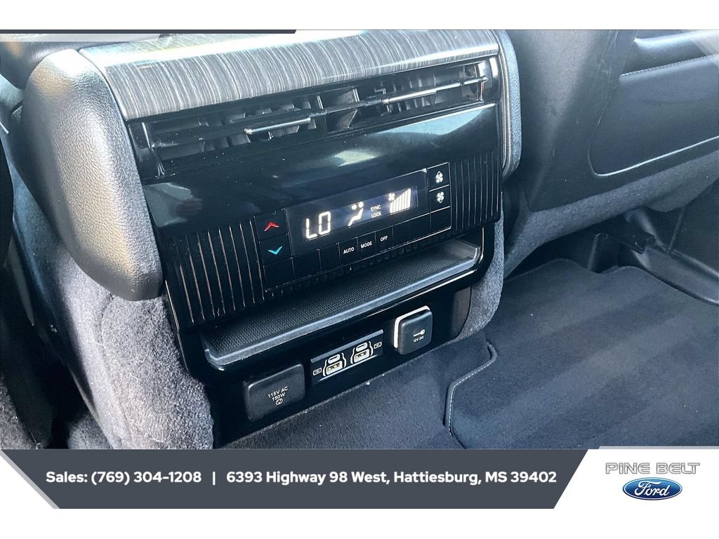 Used 2024 Jeep Wagoneer Series II w/ Flexible Seating Group AWD/4WD image 25