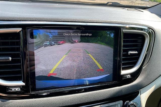 Used 2023 Chrysler Pacifica Touring-L FWD image 20
