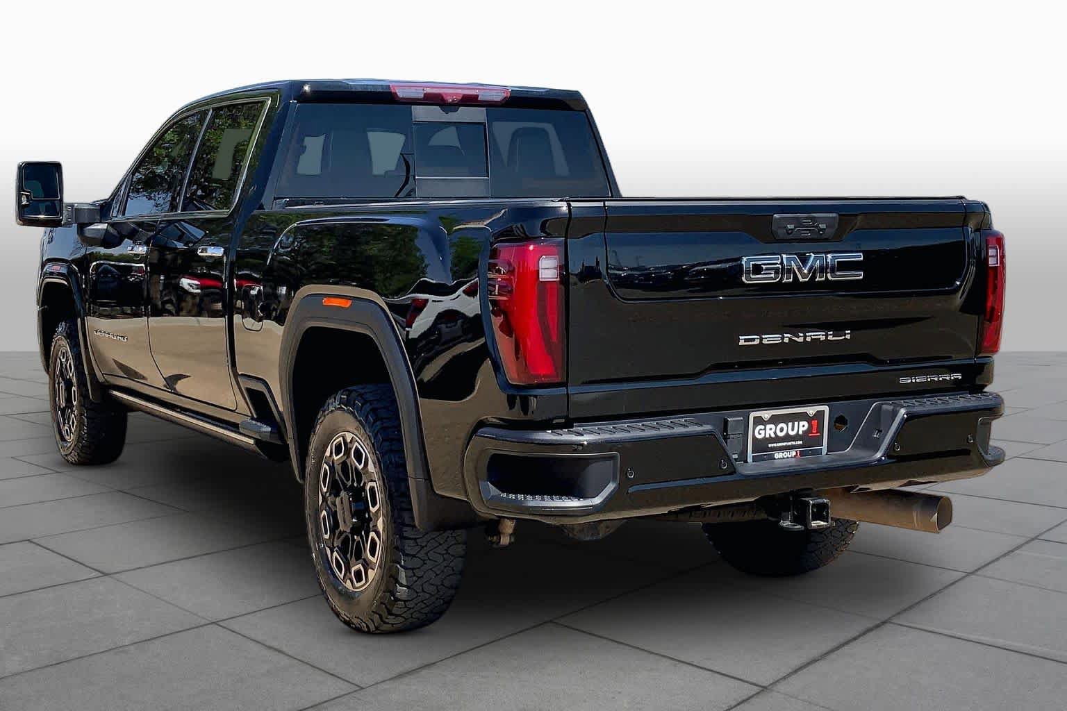Used 2024 GMC Sierra 2500 Denali Ultimate AWD/4WD image 12