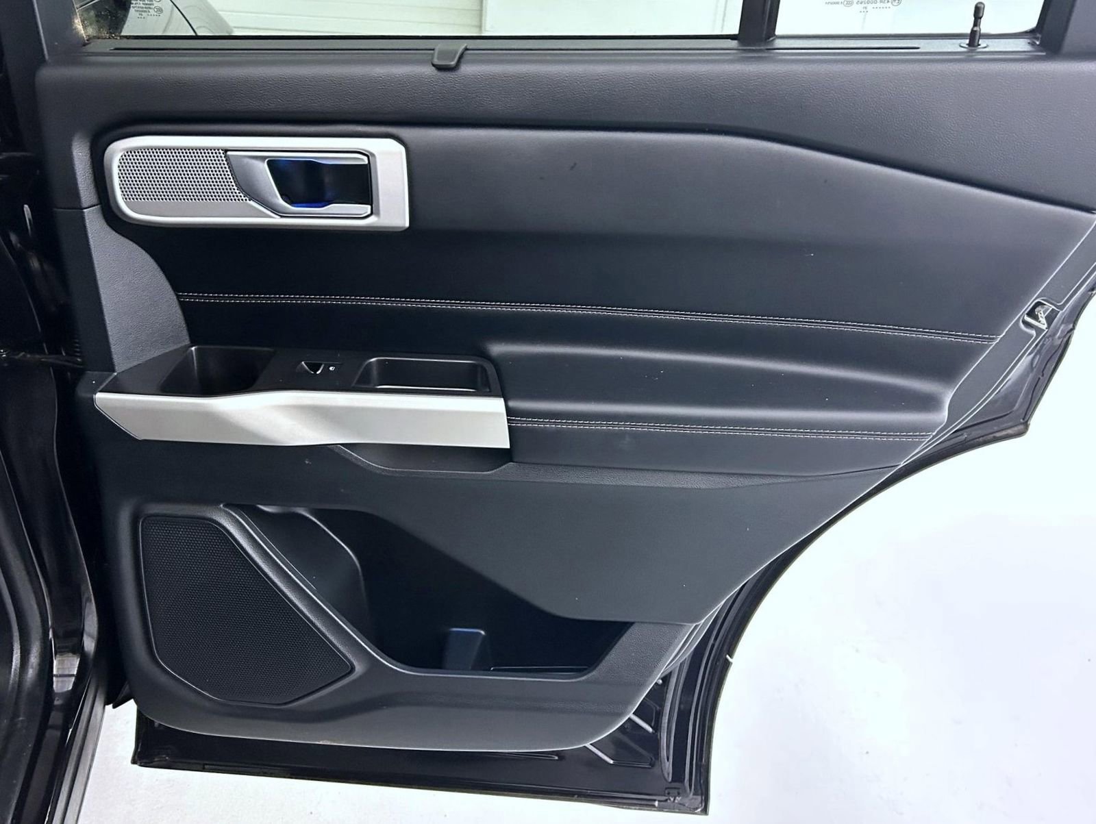 Certified 2021 Ford Explorer Limited w/ Equipment Group 301A image 17