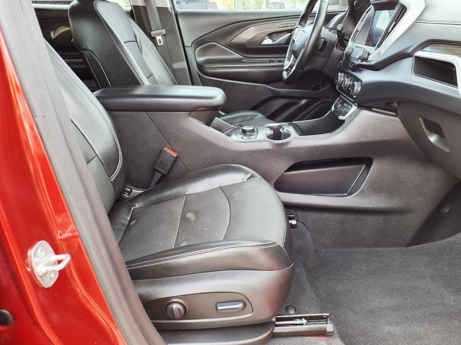 Used 2023 GMC Terrain SLT image 11