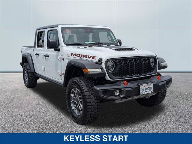 Used 2025 Jeep Gladiator Mojave w/ Convenience Group AWD/4WD image 7