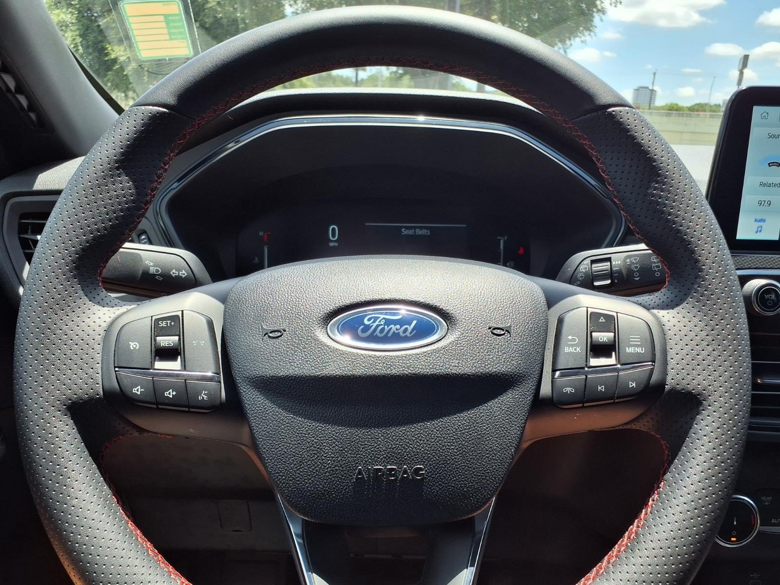 Certified 2025 Ford Escape ST-Line AWD/4WD image 26