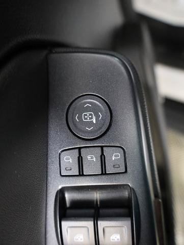 Used 2019 GMC Yukon SLT w/ Graphite Performance Edition AWD/4WD image 25