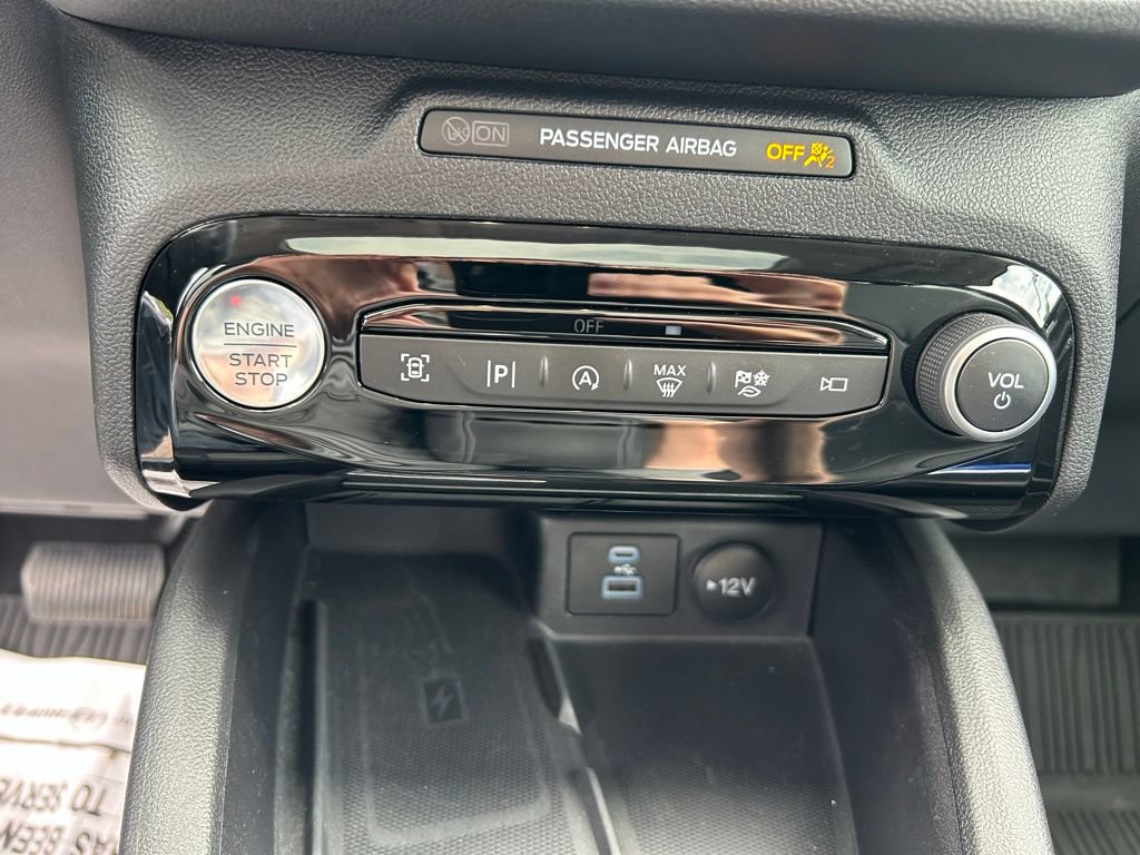 Certified 2023 Ford Escape Platinum AWD/4WD image 28