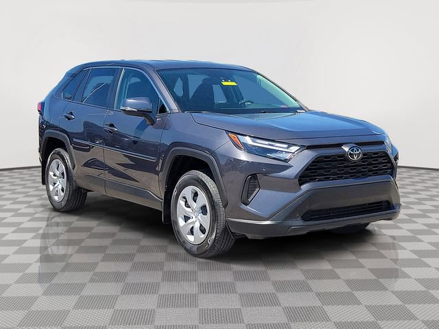 Used 2025 Toyota RAV4 LE AWD/4WD image 7