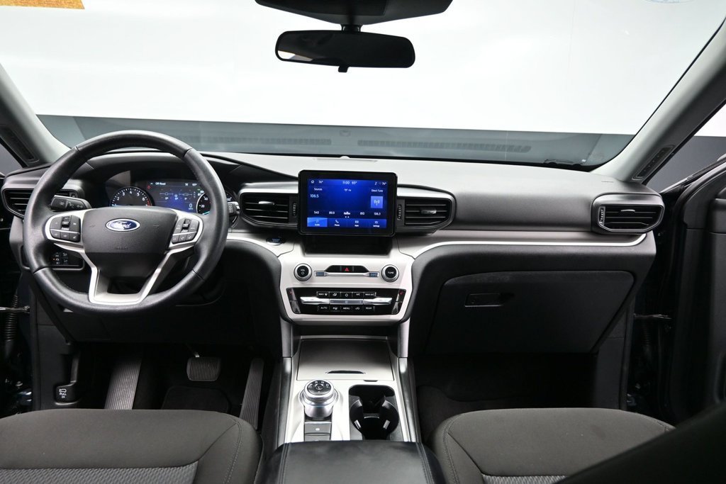 Certified 2023 Ford Explorer XLT RWD image 19