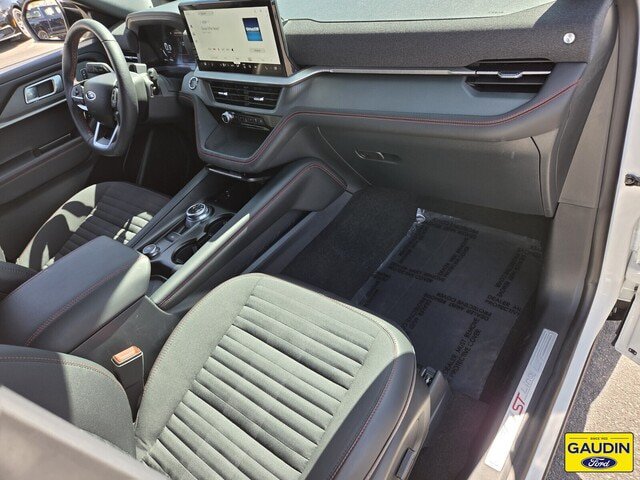 Certified 2025 Ford Explorer ST-Line RWD image 17