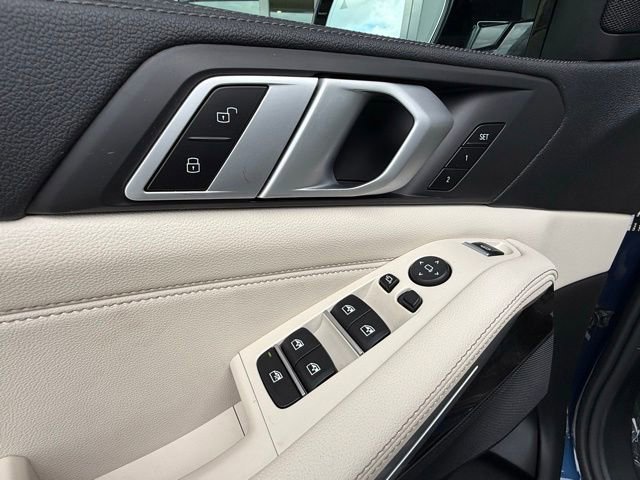 Used 2019 BMW X5 xDrive40i w/ Premium Package 2 AWD/4WD image 12