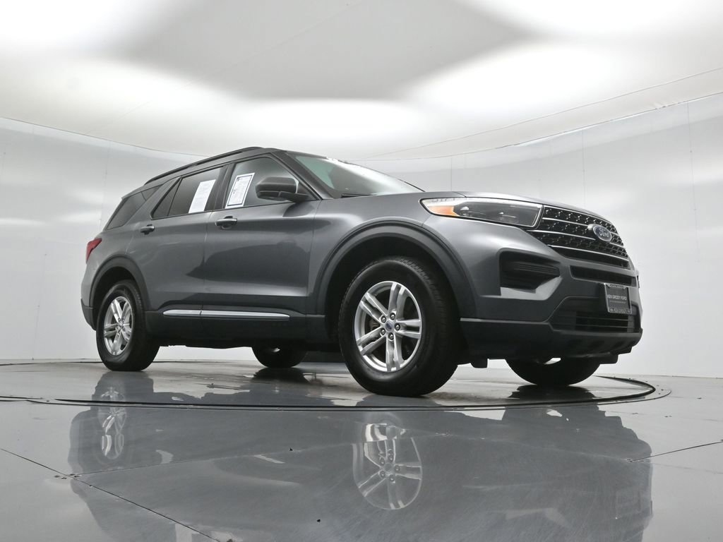 Certified 2022 Ford Explorer XLT w/ Class IV Trailer Tow Package image 5