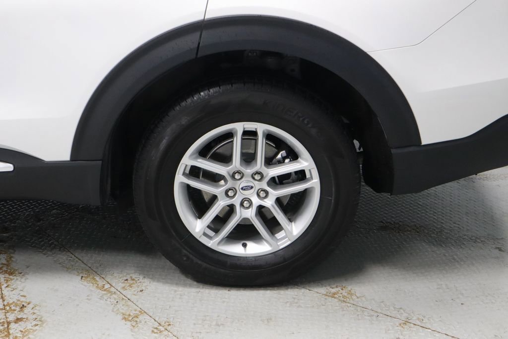 Certified 2025 Ford Explorer Active AWD/4WD image 19