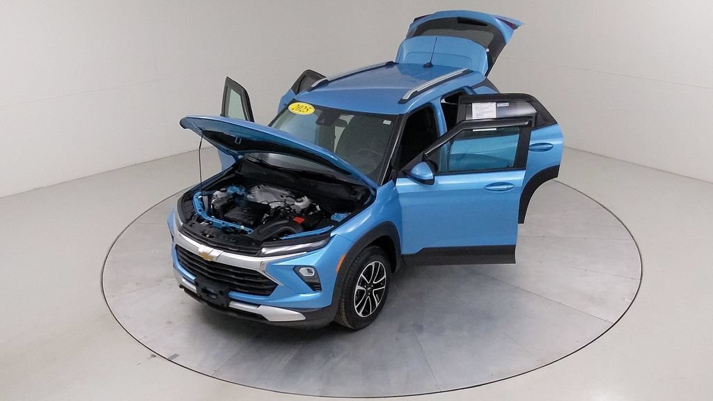 Used 2025 Chevrolet TrailBlazer LT w/ Convenience Package AWD/4WD image 40