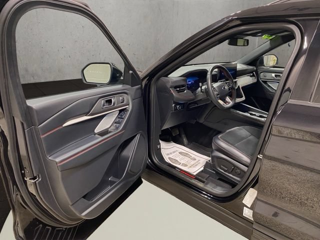 Certified 2025 Ford Explorer ST AWD/4WD image 11
