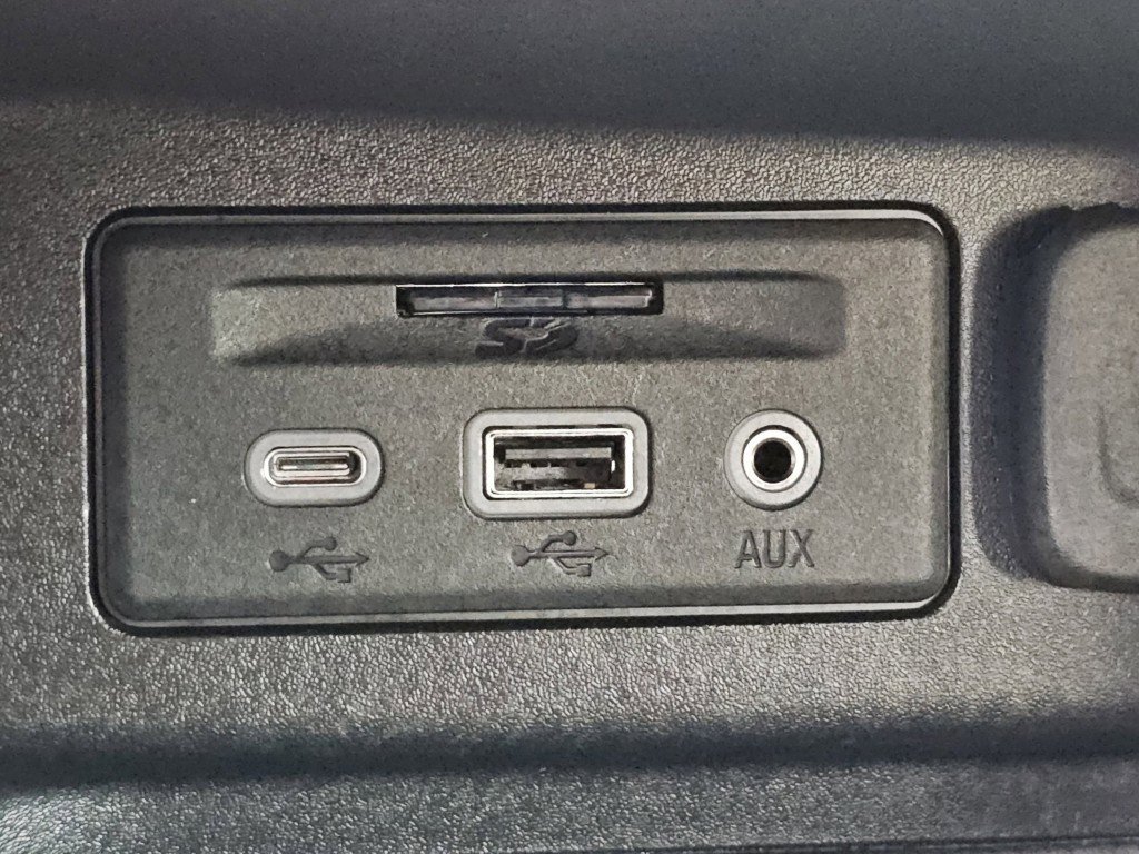 Used 2022 Chevrolet Equinox RS w/ RS Leather Package image 16