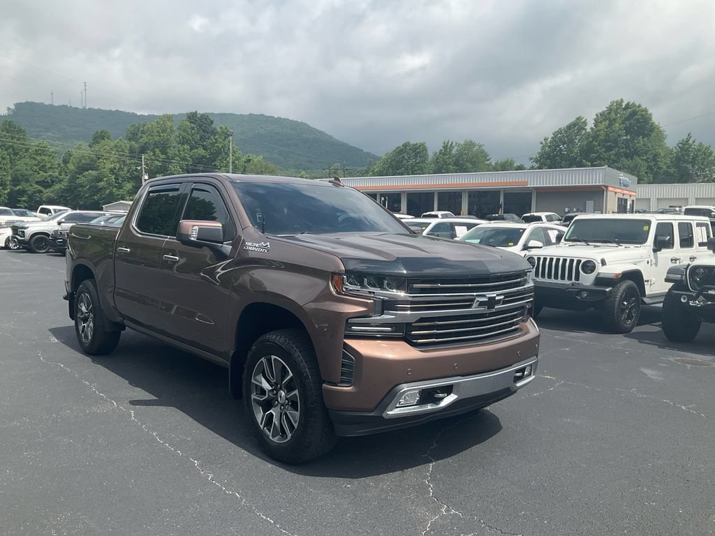 Used 2019 Chevrolet Silverado 1500 High Country w/ Technology Package AWD/4WD image 3