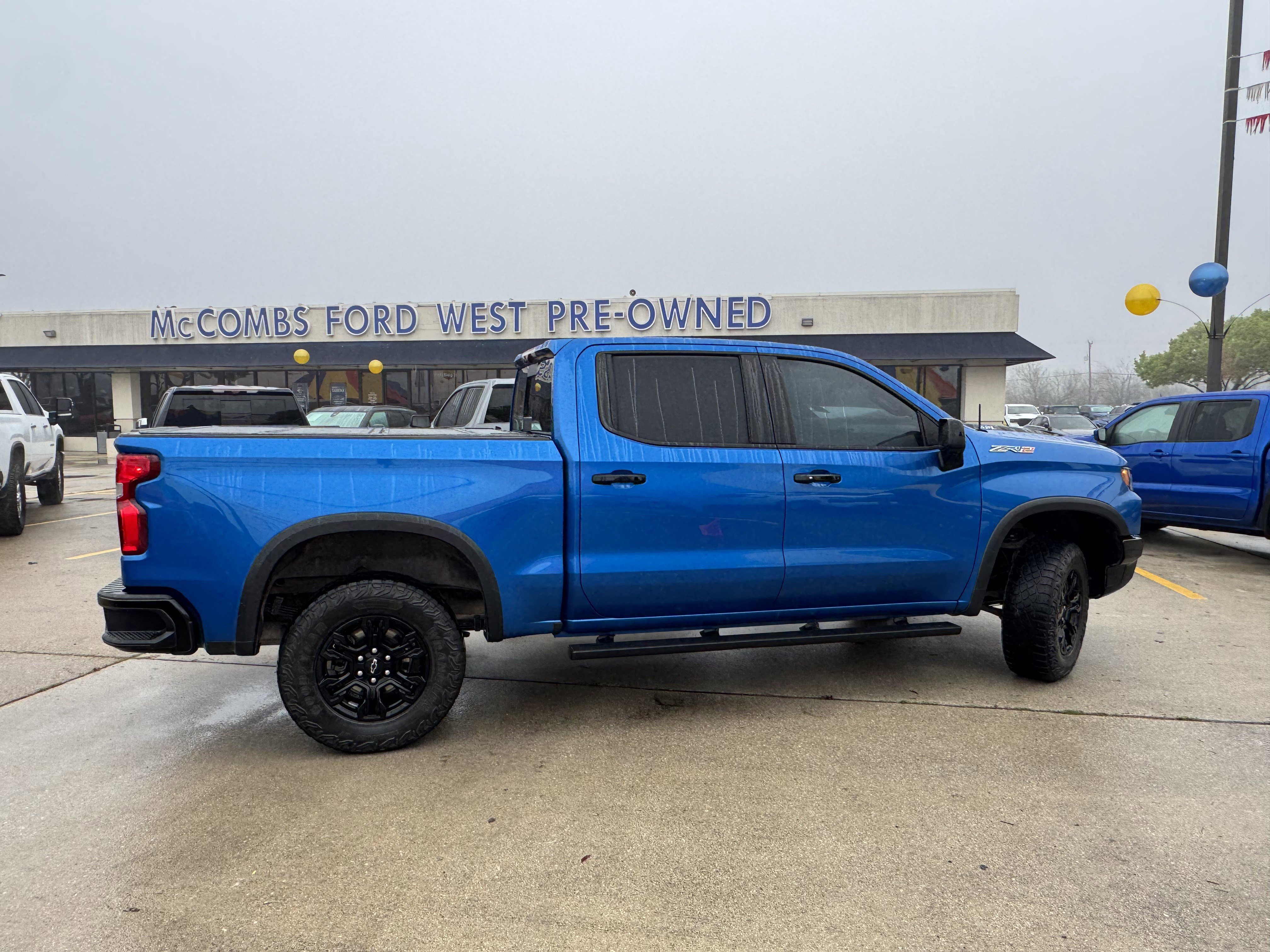 Used 2023 Chevrolet Silverado 1500 ZR2 w/ Technology Package image 3