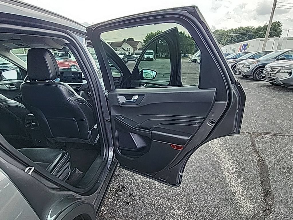 Certified 2024 Ford Escape Platinum AWD/4WD image 13