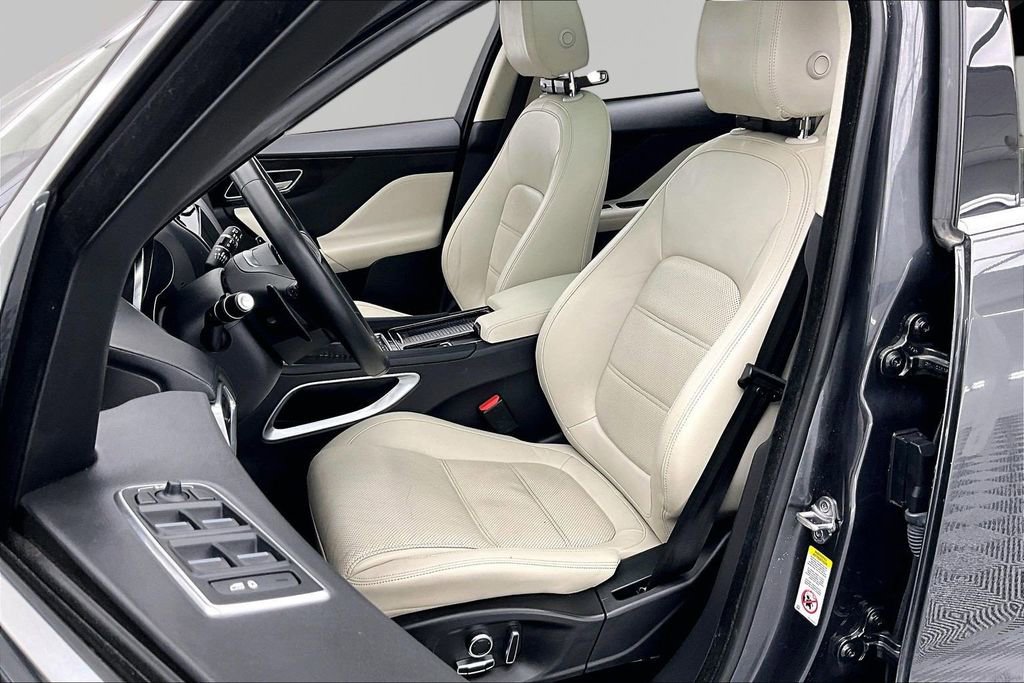 Used 2020 Jaguar F-PACE Prestige AWD/4WD image 25